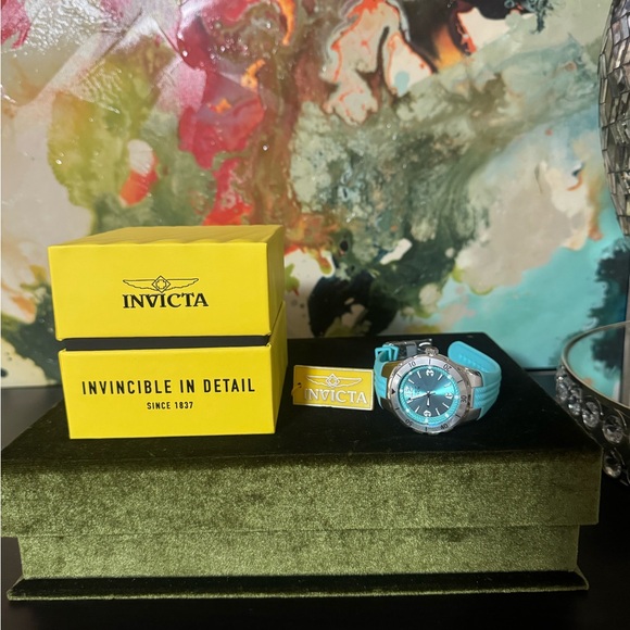 Invicta Yellow Watch Box - Picture 2 of 6